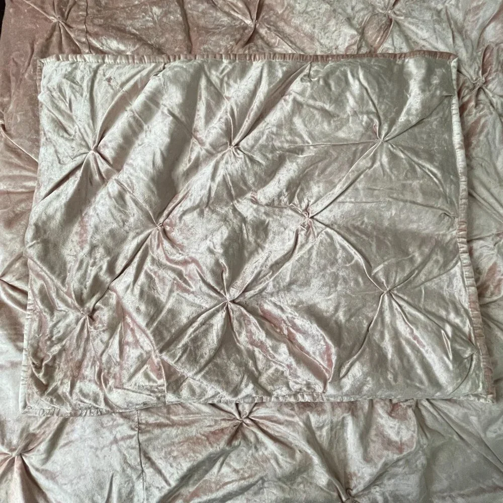 Z Gallerie Rose Velvet Duvet & Sham Set – Gorgeous, Luxurious